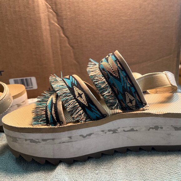 Teva Ceres platform sandals Turquoise and tan tribal print with fringe size 8 - Picture 5 of 9